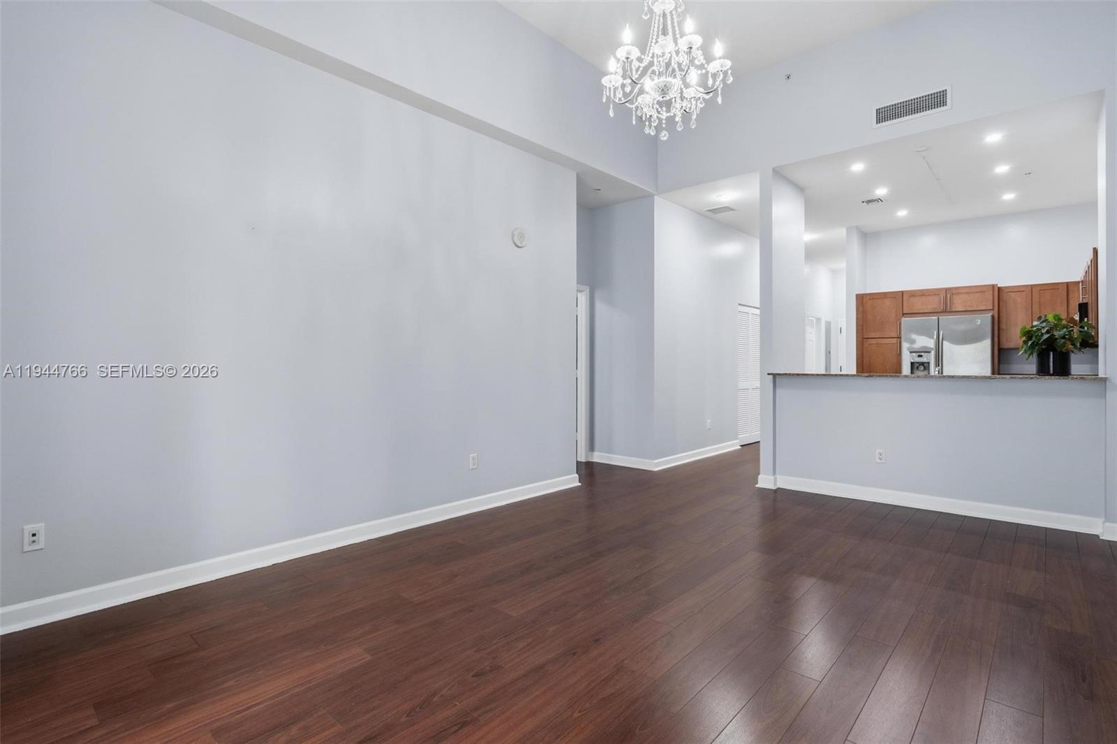 COLONNADE AT DADELAND SW - Residential