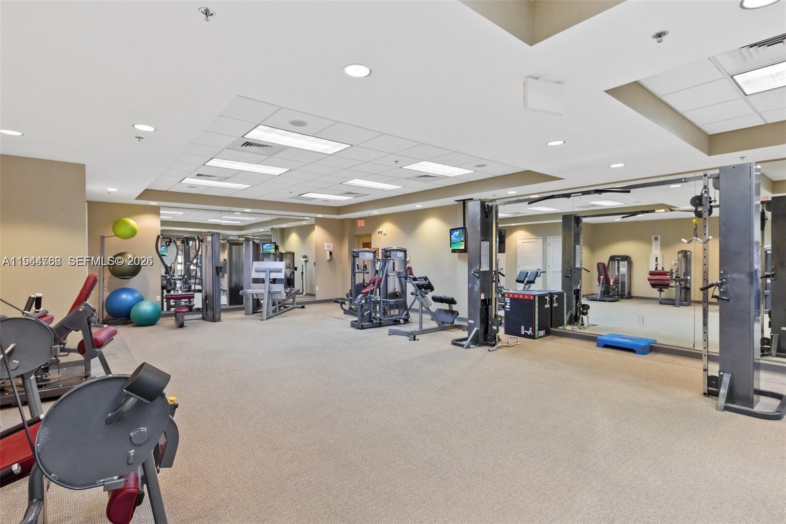 COLONNADE AT DADELAND SW - Residential