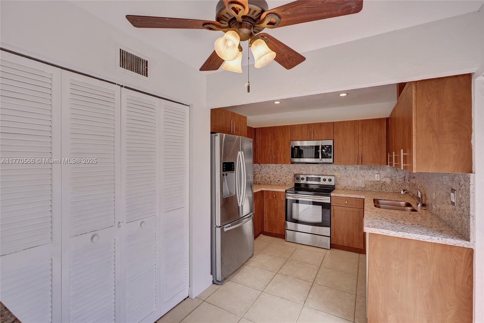 2030 Bayberry Dr 2030