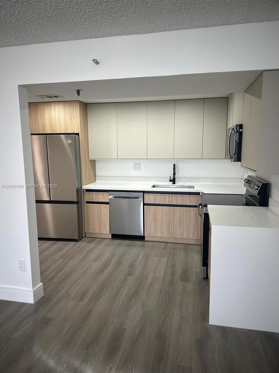 LAKE VIEW OF CALIF CLUB C - Residential Lease