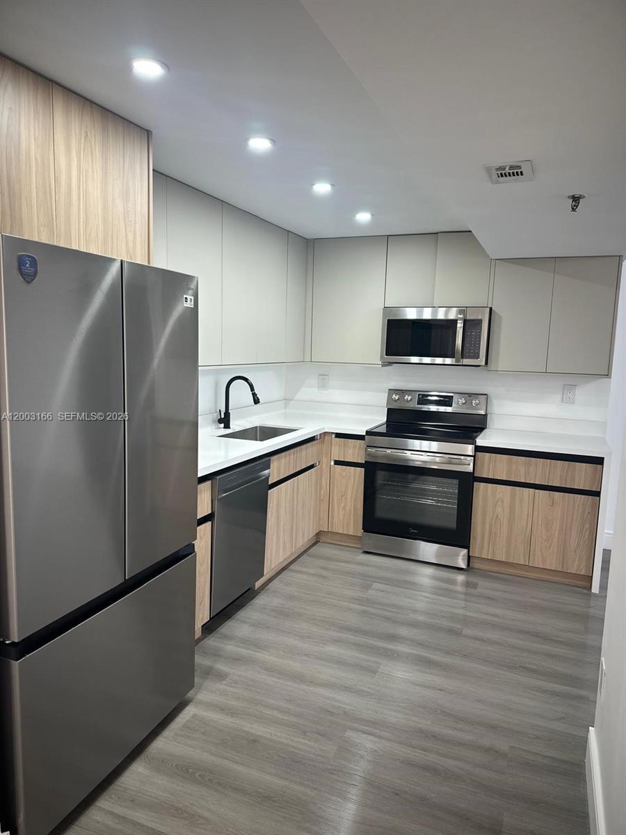 LAKE VIEW OF CALIF CLUB C - Residential Lease