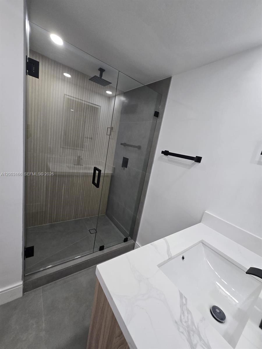 LAKE VIEW OF CALIF CLUB C - Residential Lease