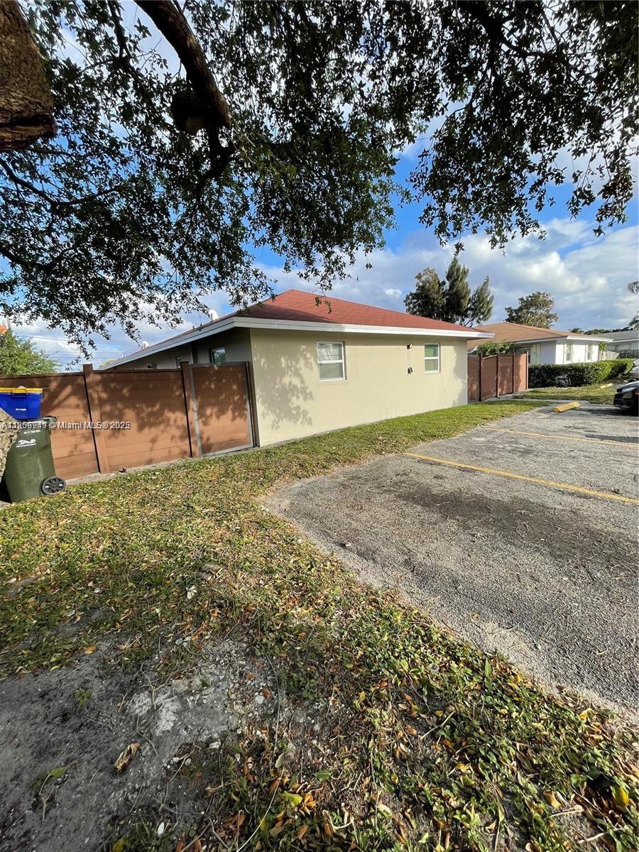 SEACREST PARK - Residential Lease
