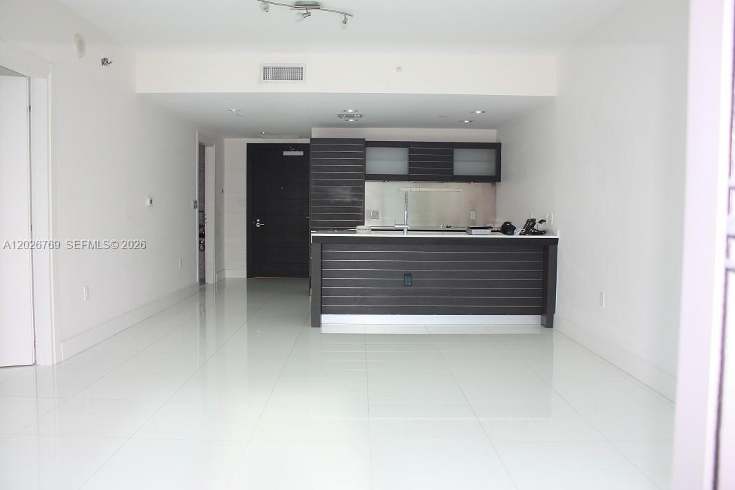 Photo 1 of 5 — 200 Biscayne Boulevard Way 4211, Miami, FL 33131