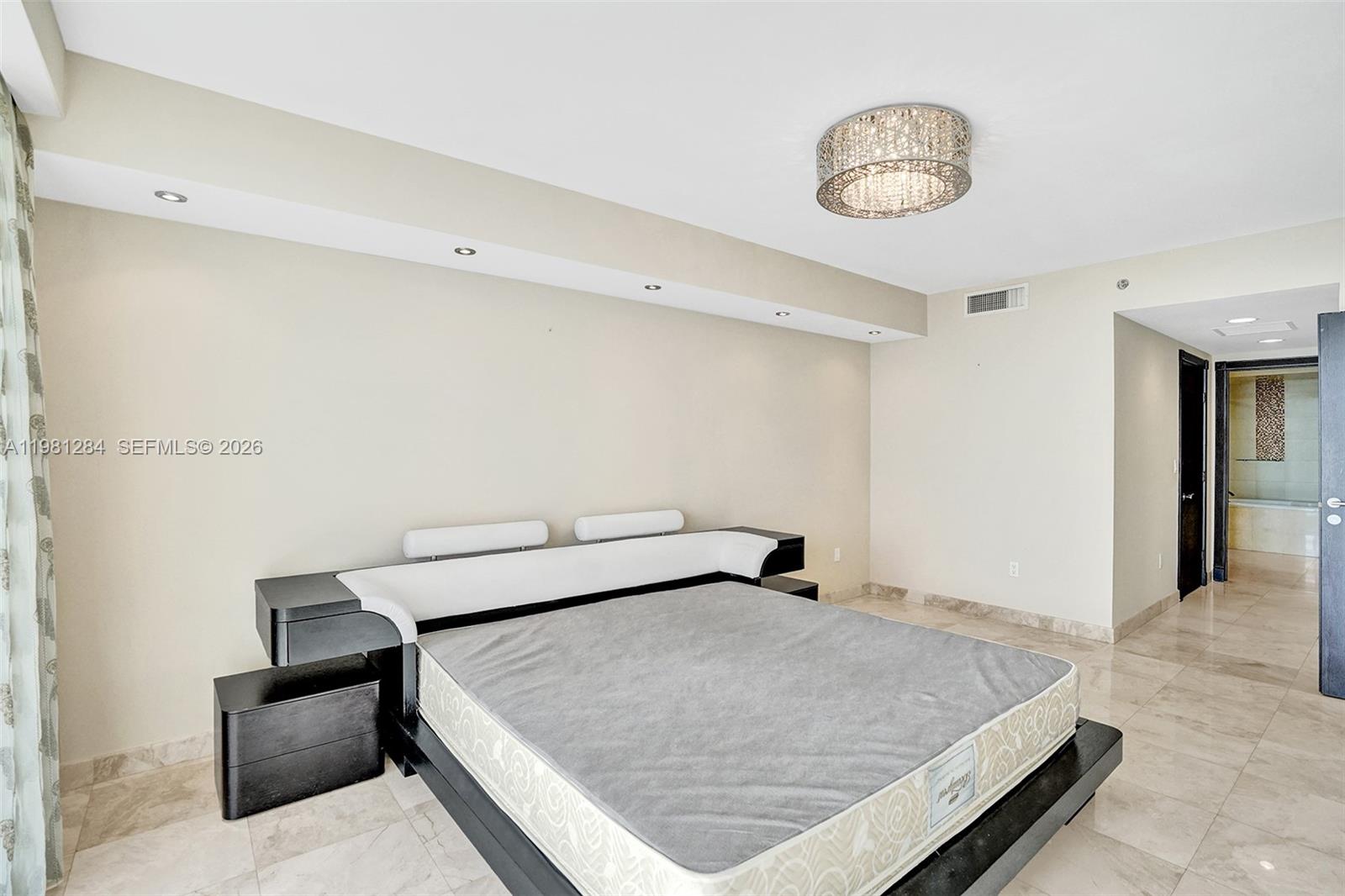 BEACH CLUB CONDO - Residential Lease