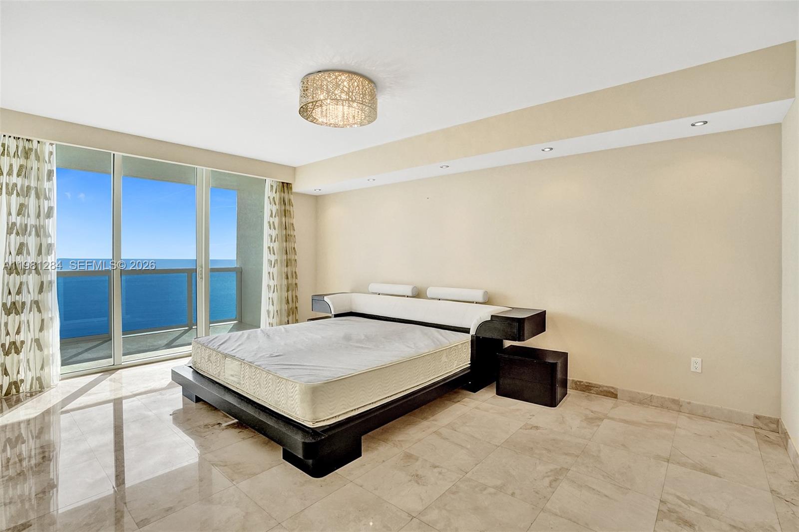 BEACH CLUB CONDO - Residential Lease