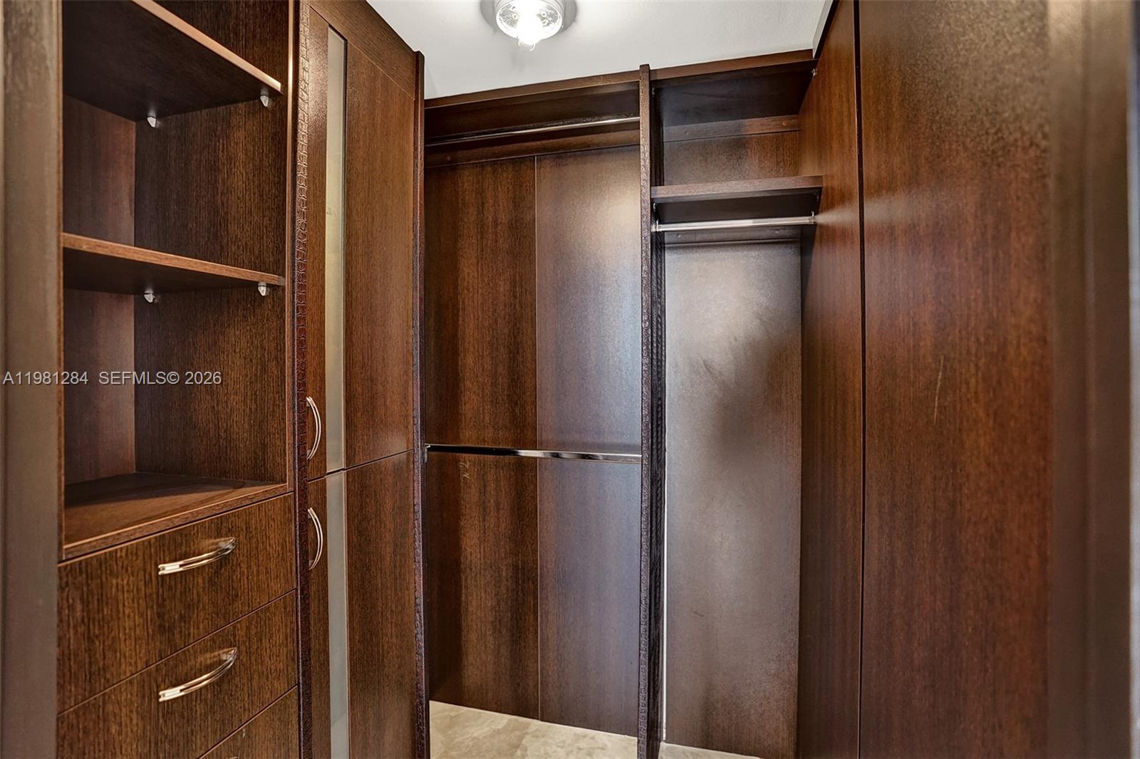 BEACH CLUB CONDO - Residential Lease