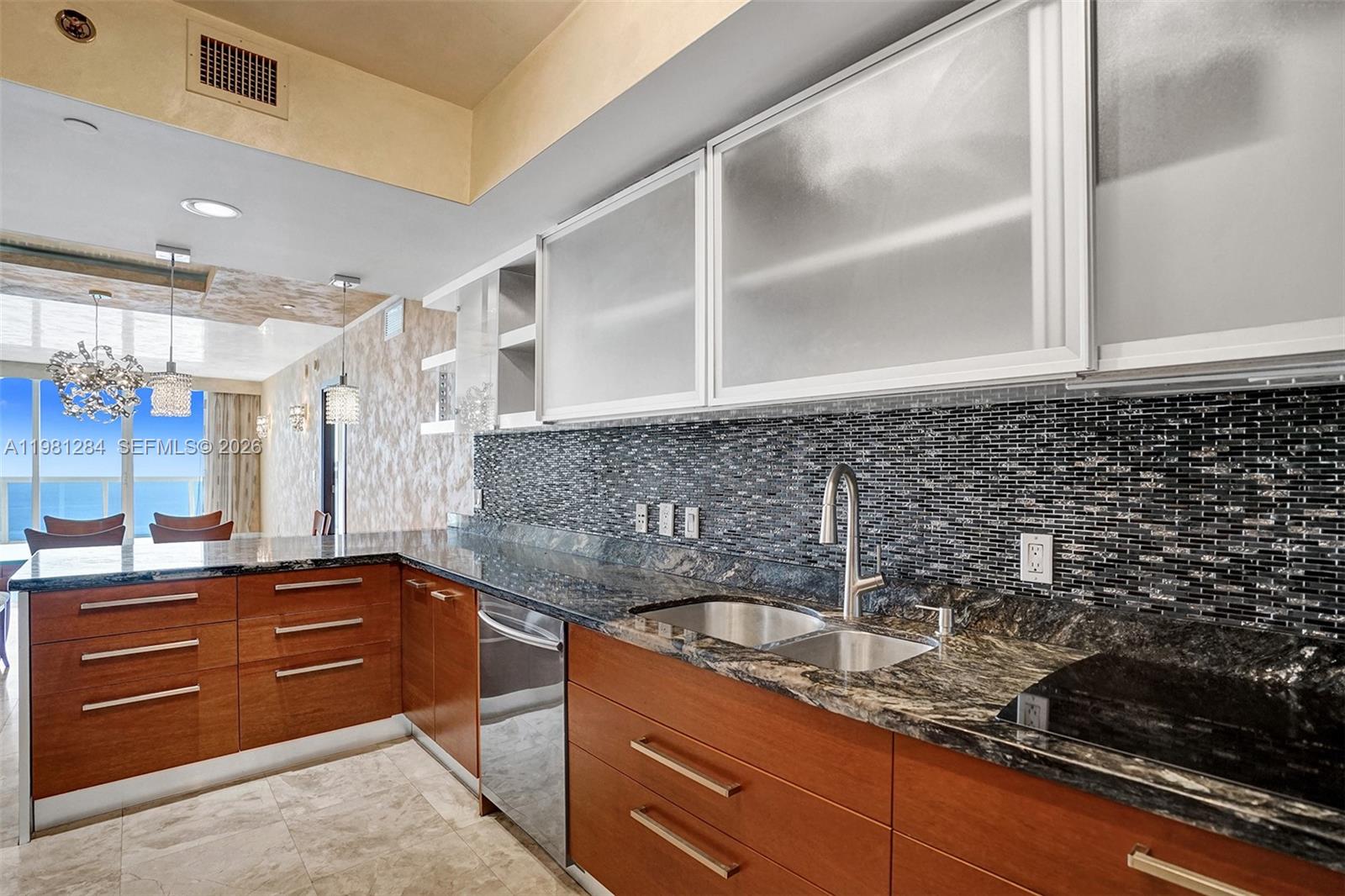 BEACH CLUB CONDO - Residential Lease