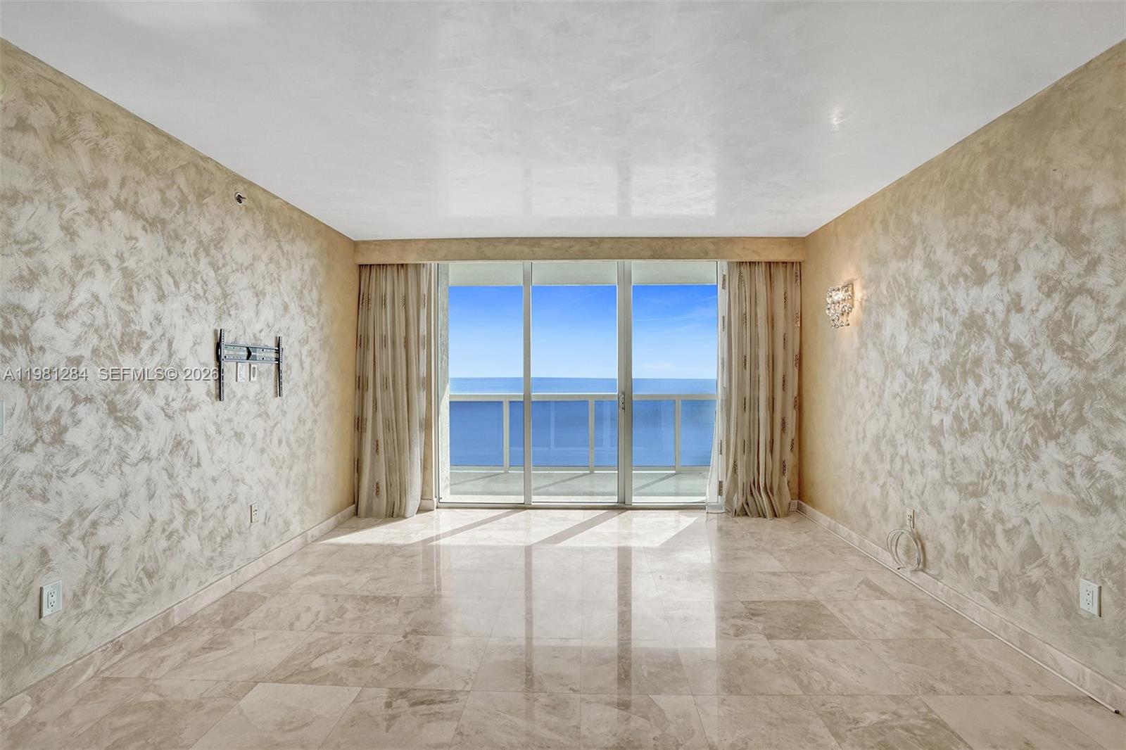BEACH CLUB CONDO - Residential Lease