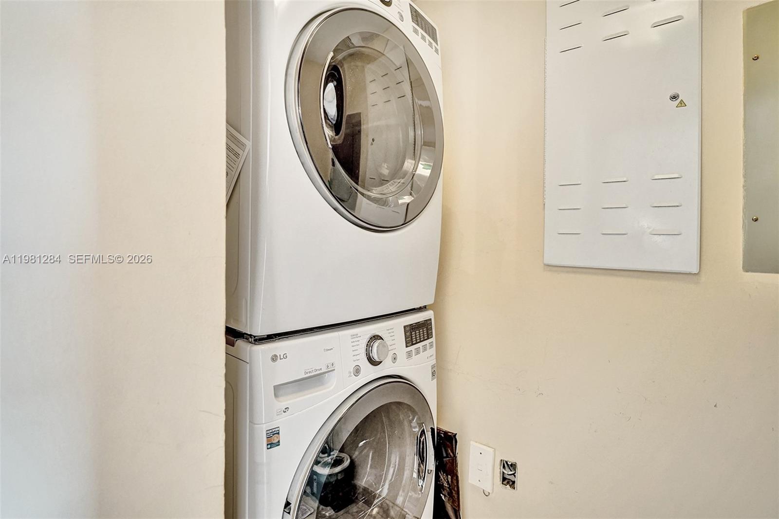 BEACH CLUB CONDO - Residential Lease