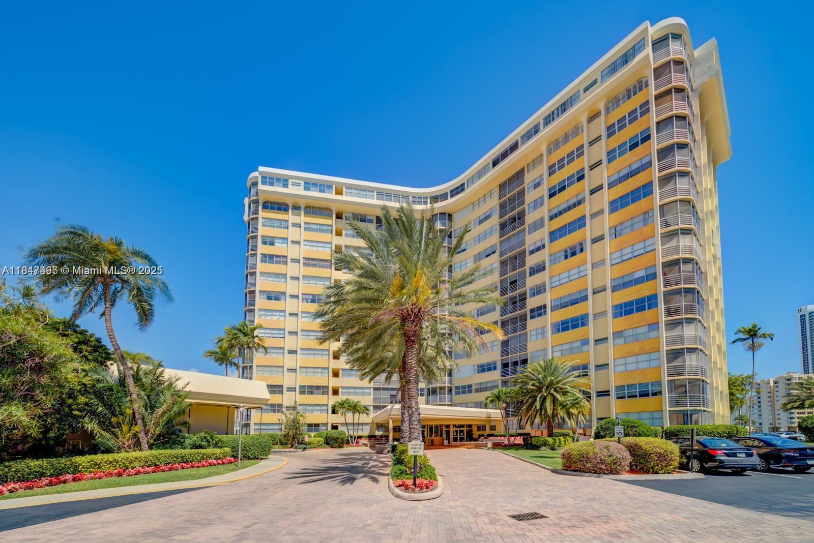 Beautiful Corner Apartment 2BD/ 2BA with views of the Intercostal Waterway. 24 hours secured building that has access to a boat dock. Boat dock has a waiting list. Unit is vacant and ready to go. Laundry Facility on the floor. New clubhouse on the way. Vehicle washing area, courtesy shuttle, Outdoor BBQ Area.