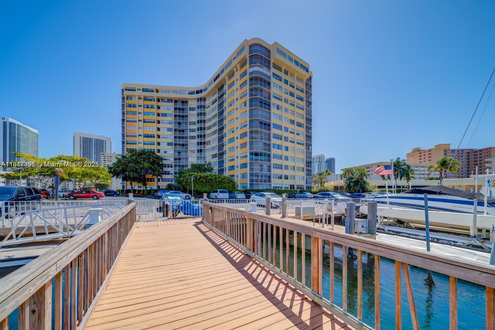 100 Golden Isles Dr 808