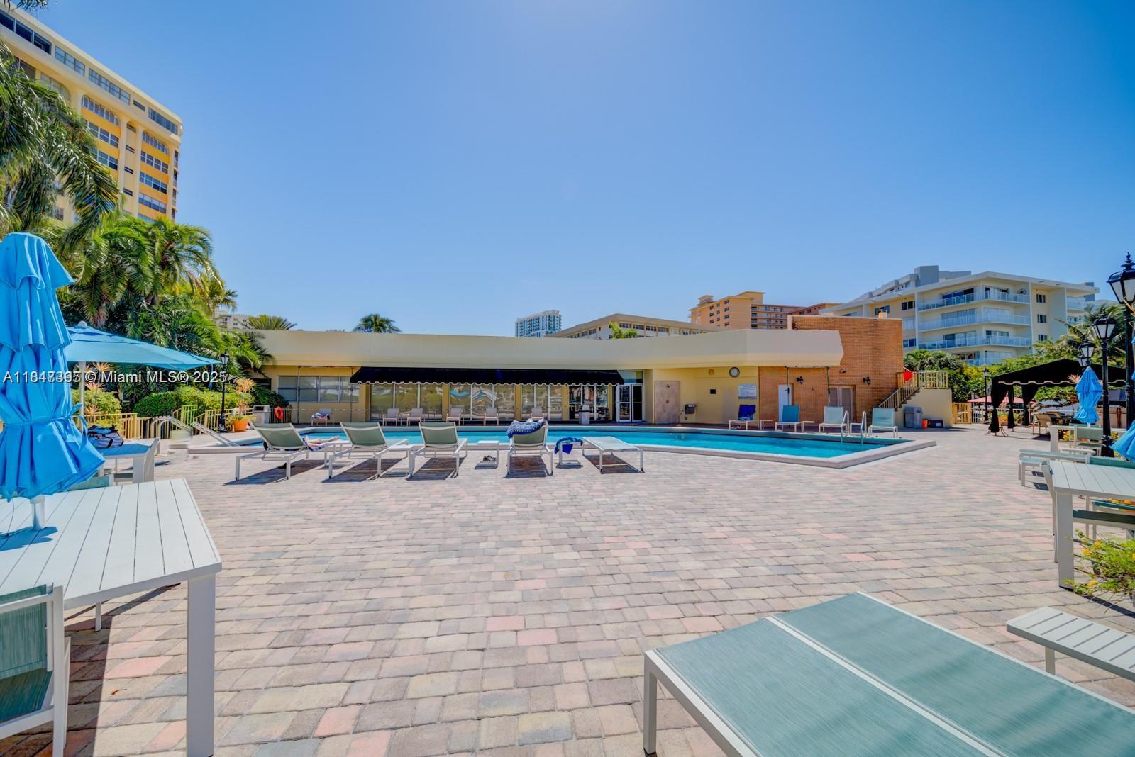 LAKE POINT TOWER CONDOMIN - Residential