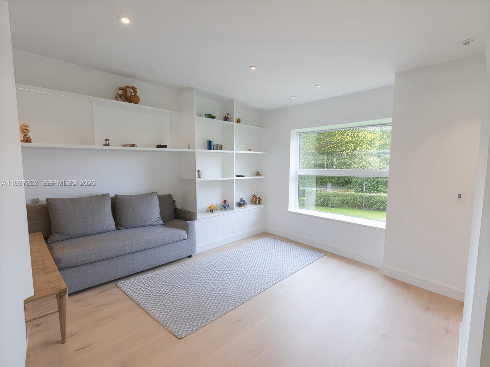 STEPHEN MANOR - Residential