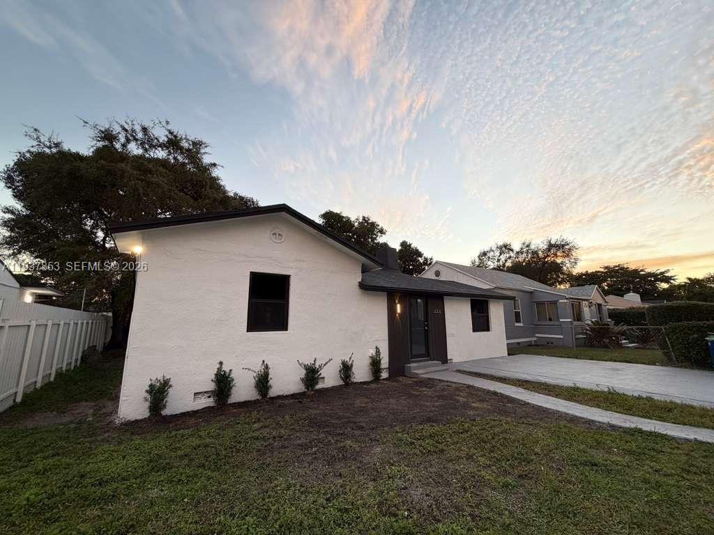 STEPHEN MANOR - Residential