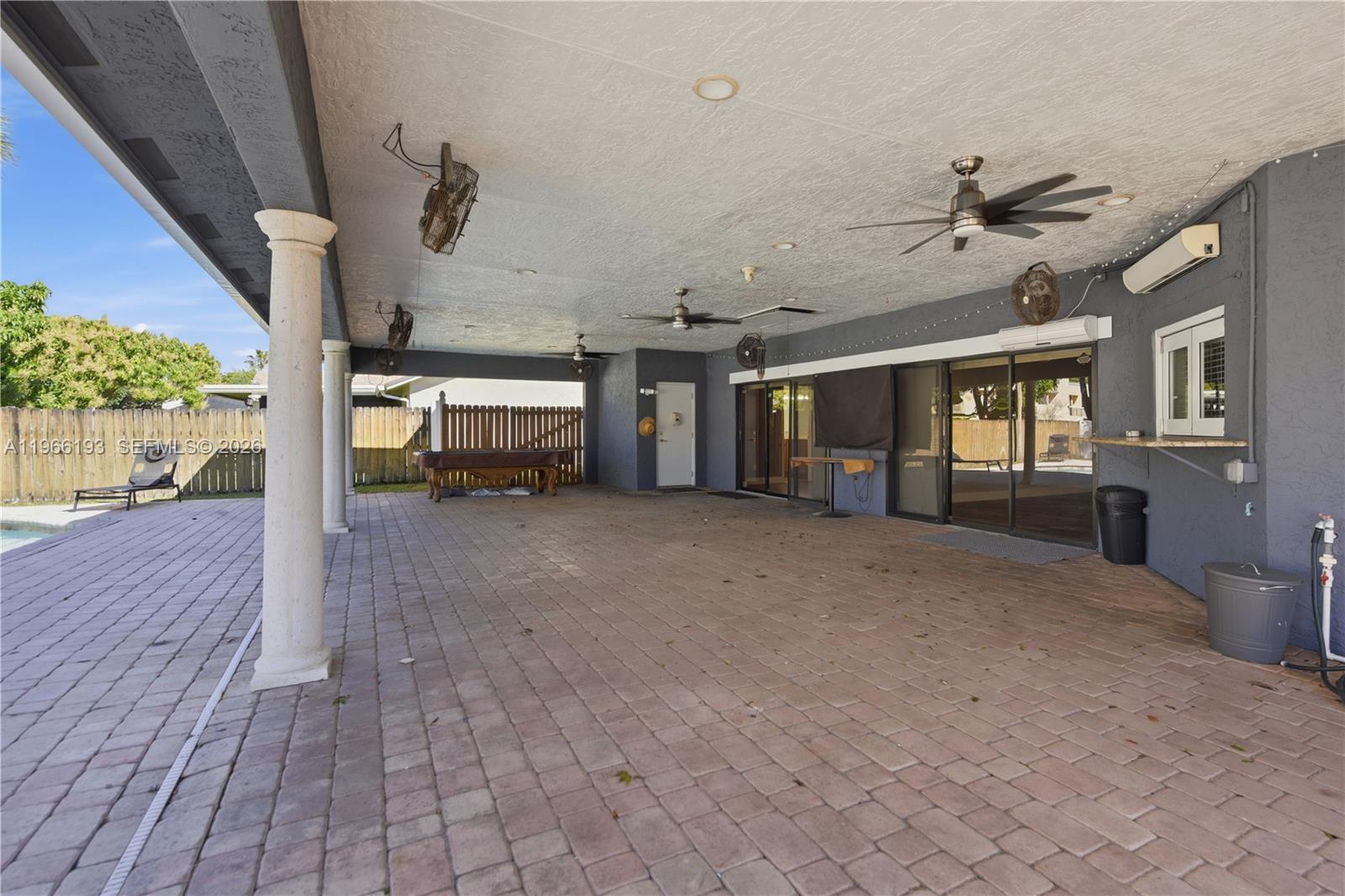 ROLLING HILLS LAKE ESTATE - Residential