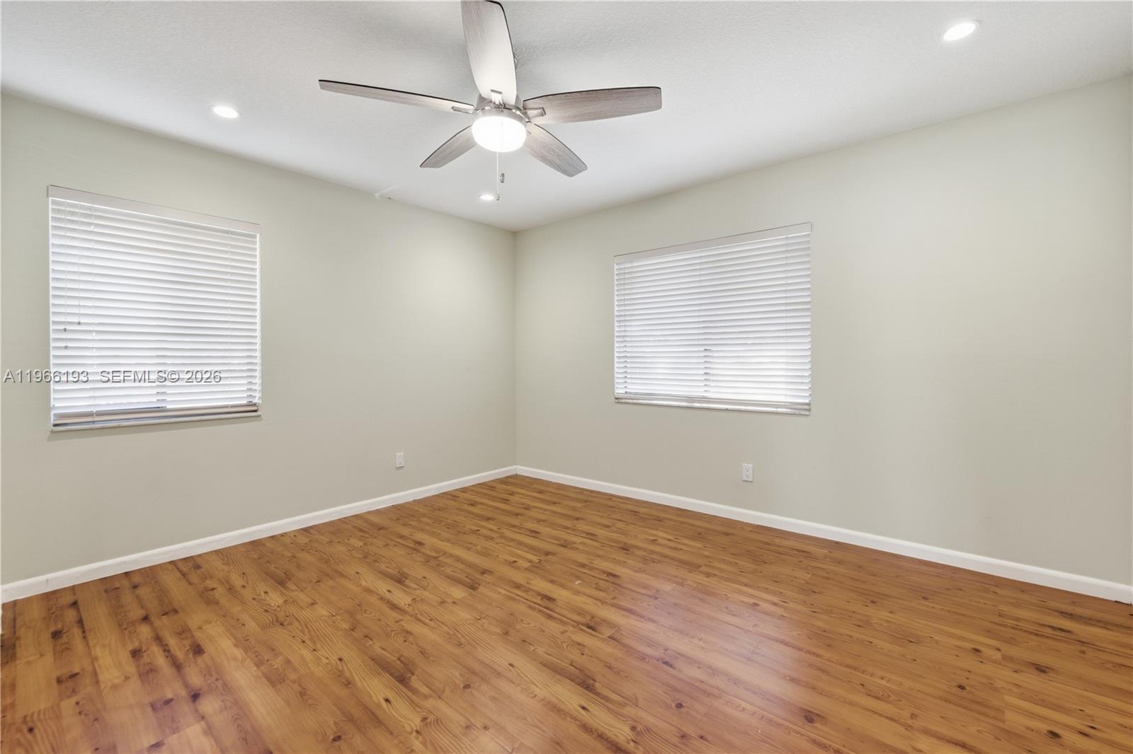 ROLLING HILLS LAKE ESTATE - Residential