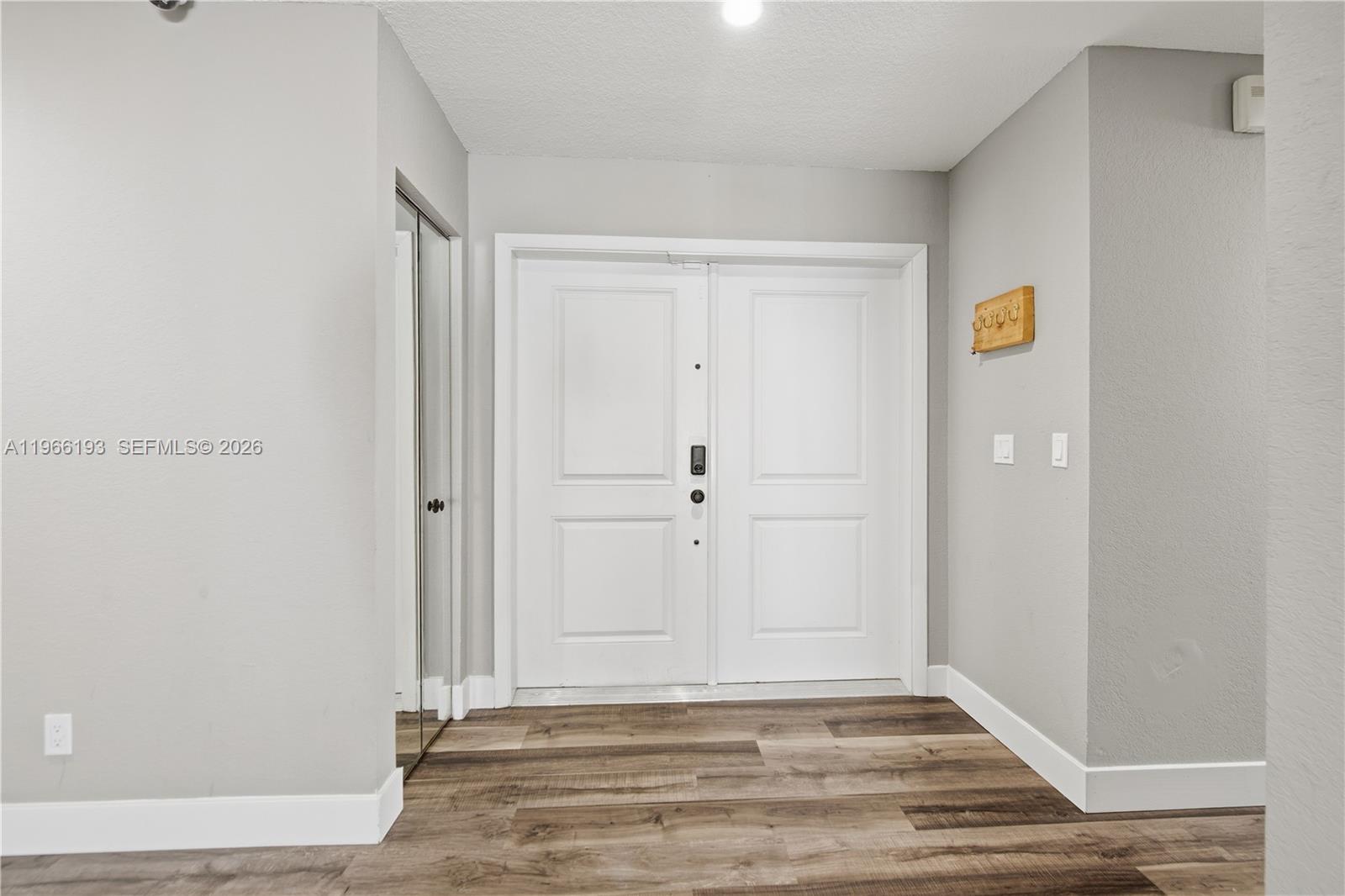 ROLLING HILLS LAKE ESTATE - Residential