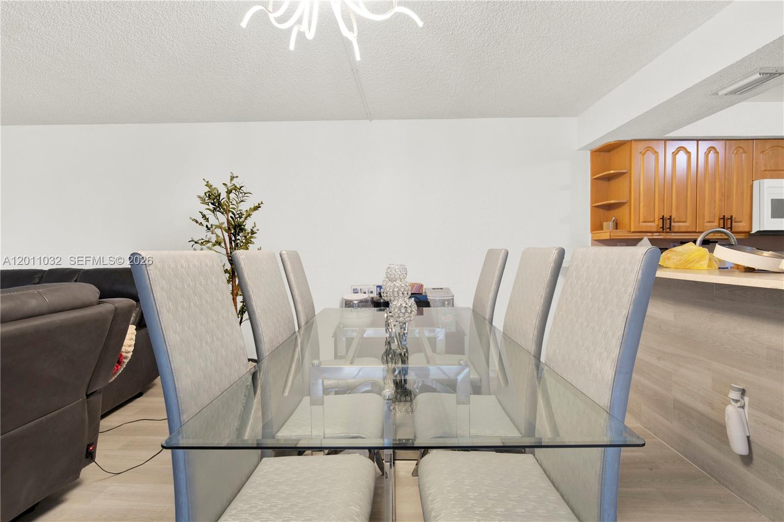 CONTINUUM CONDO PH II - Residential