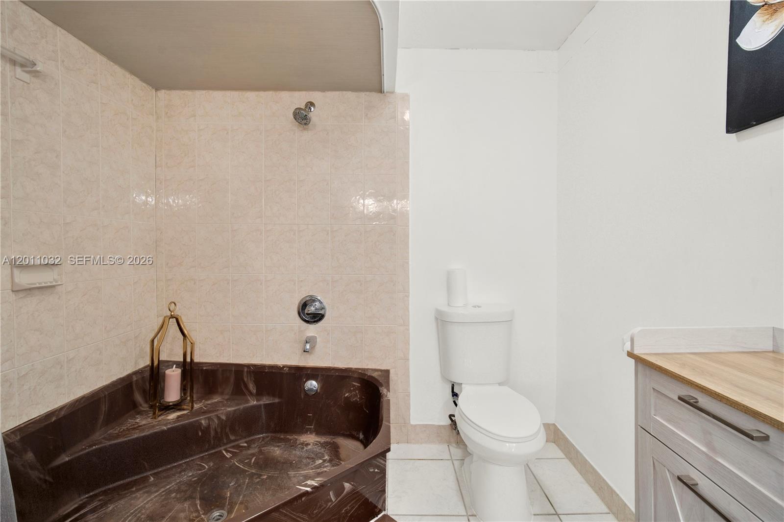 CONTINUUM CONDO PH II - Residential
