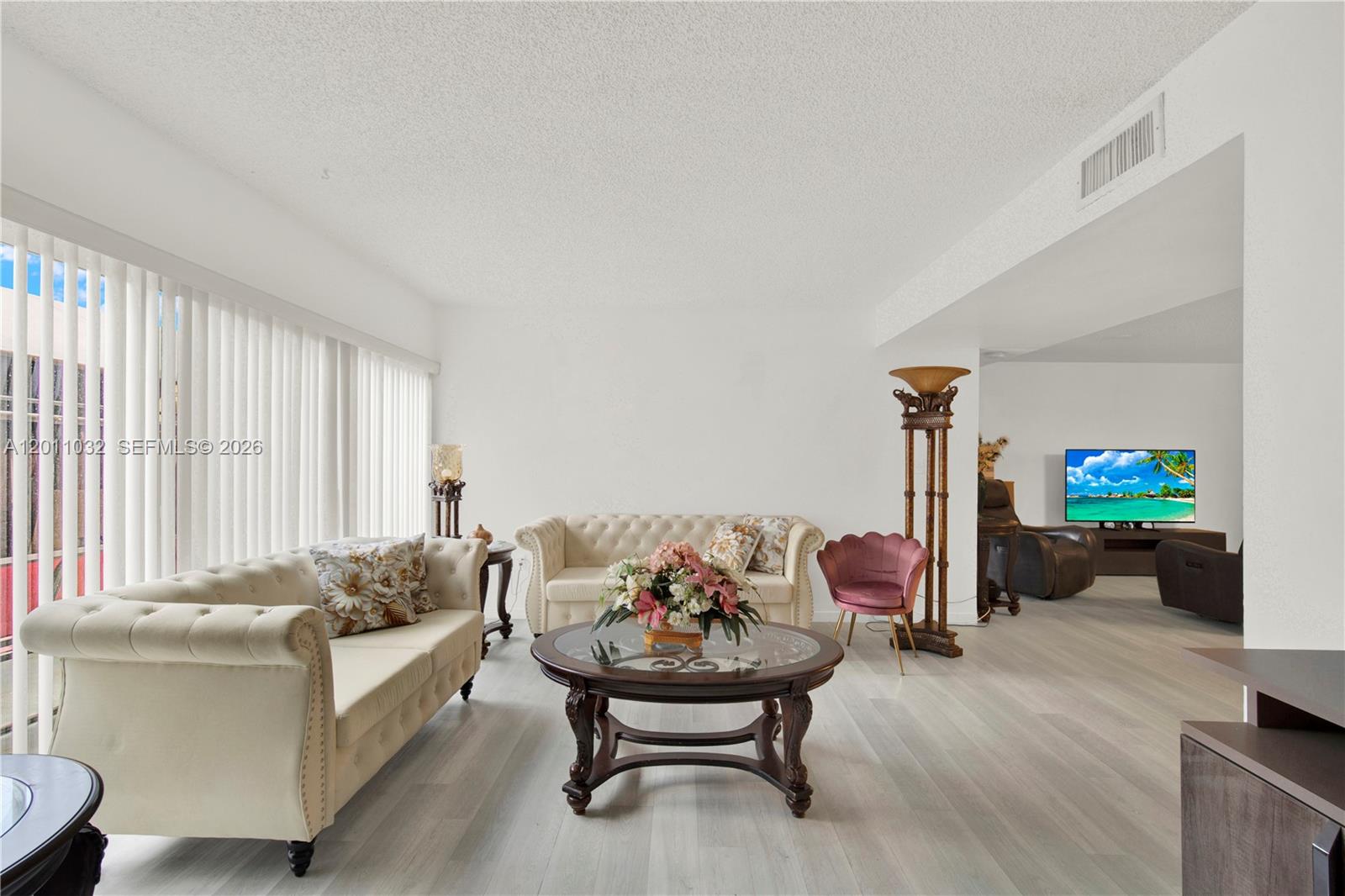 CONTINUUM CONDO PH II - Residential