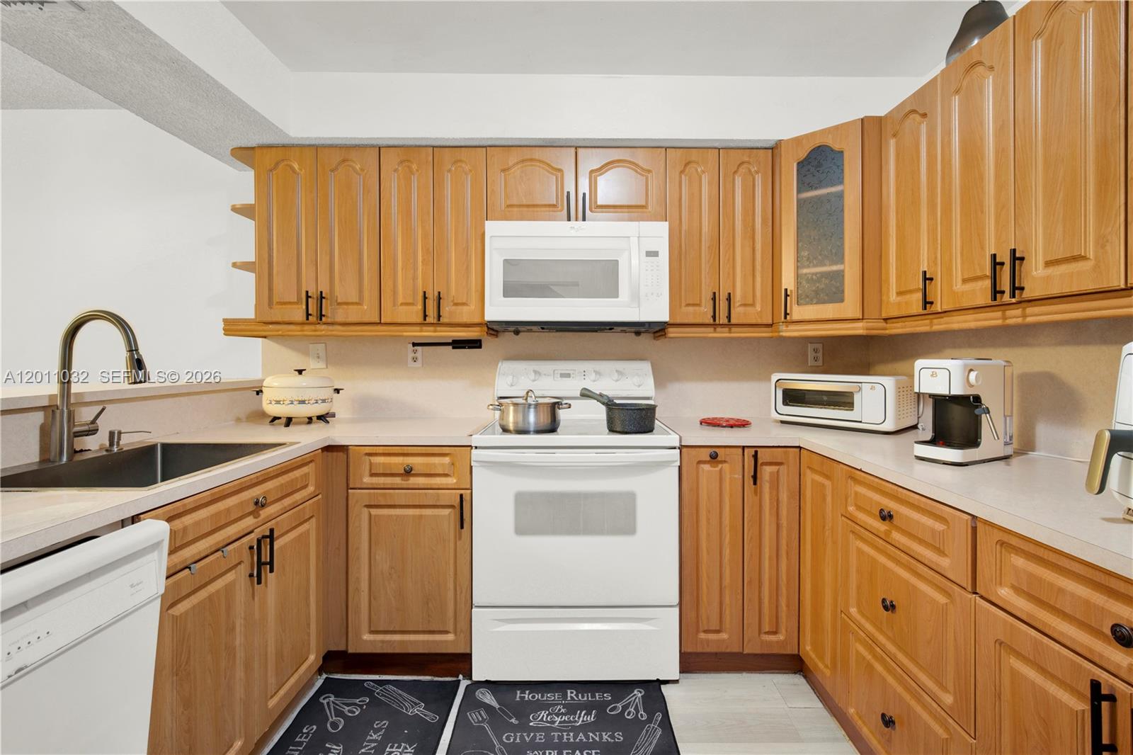 CONTINUUM CONDO PH II - Residential