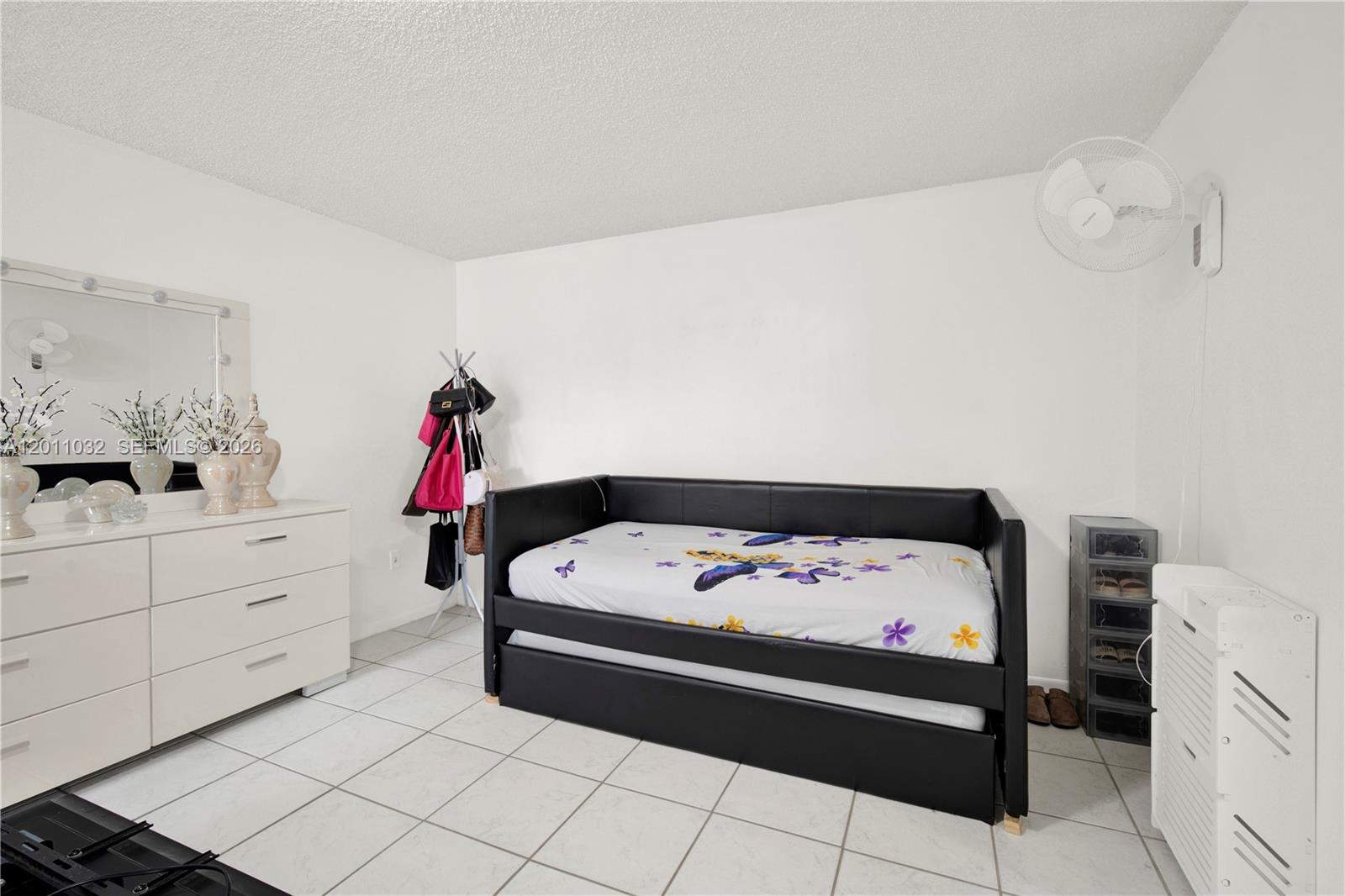 CONTINUUM CONDO PH II - Residential
