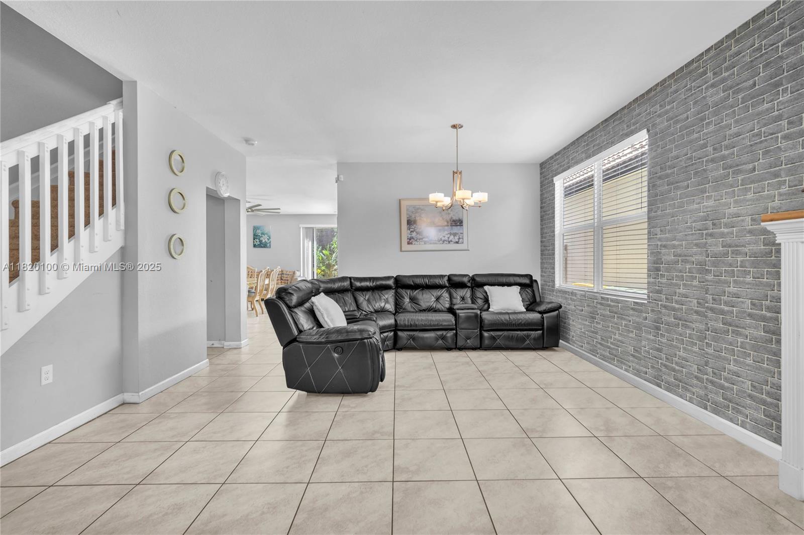 VENTANAS AT HOMESTEAD - Residential