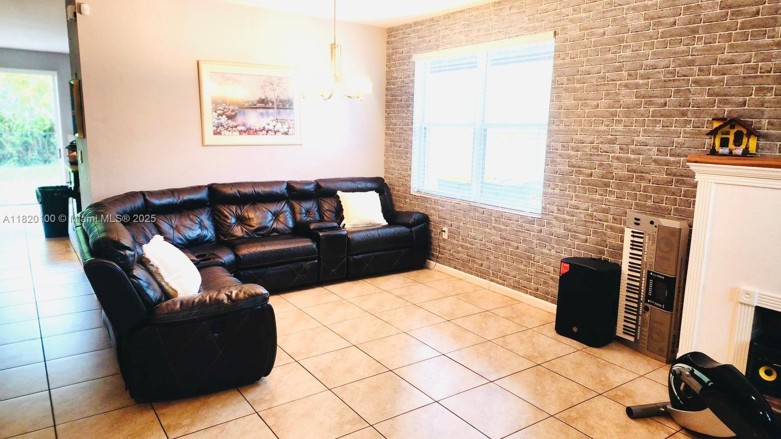 2190 SE 2nd St, Homestead, FL, 33033/$750,000 3 2190 SE 2nd St
