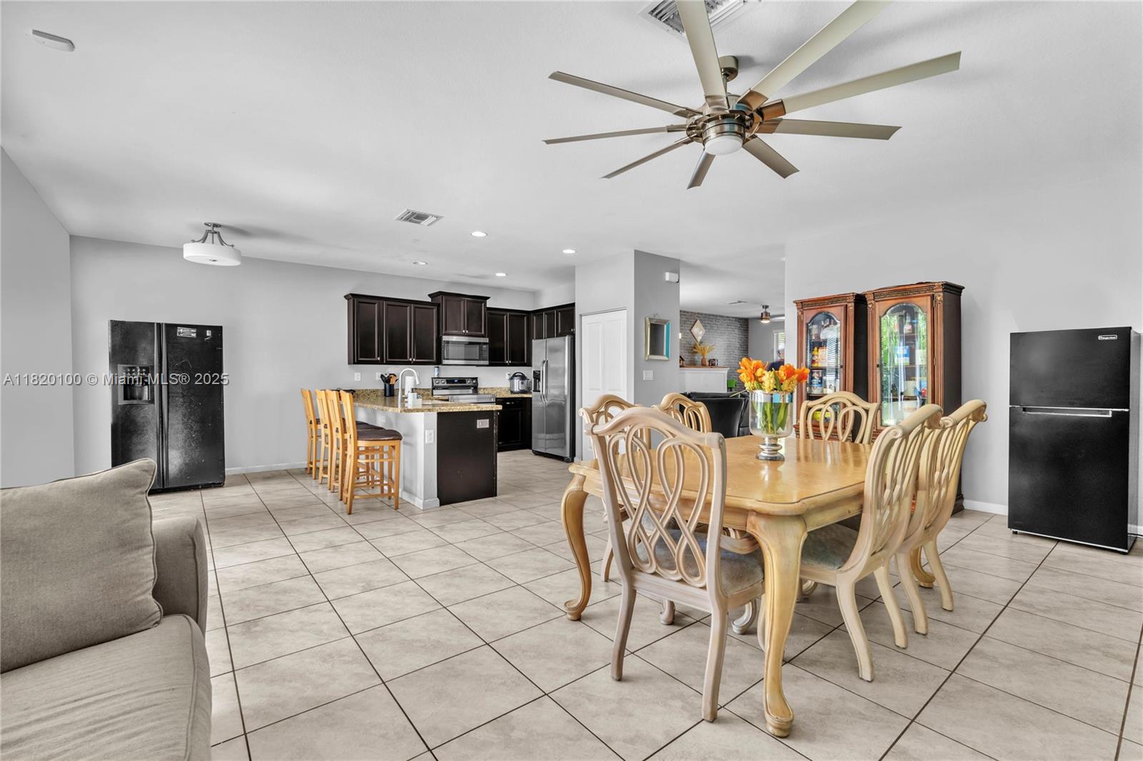 VENTANAS AT HOMESTEAD - Residential