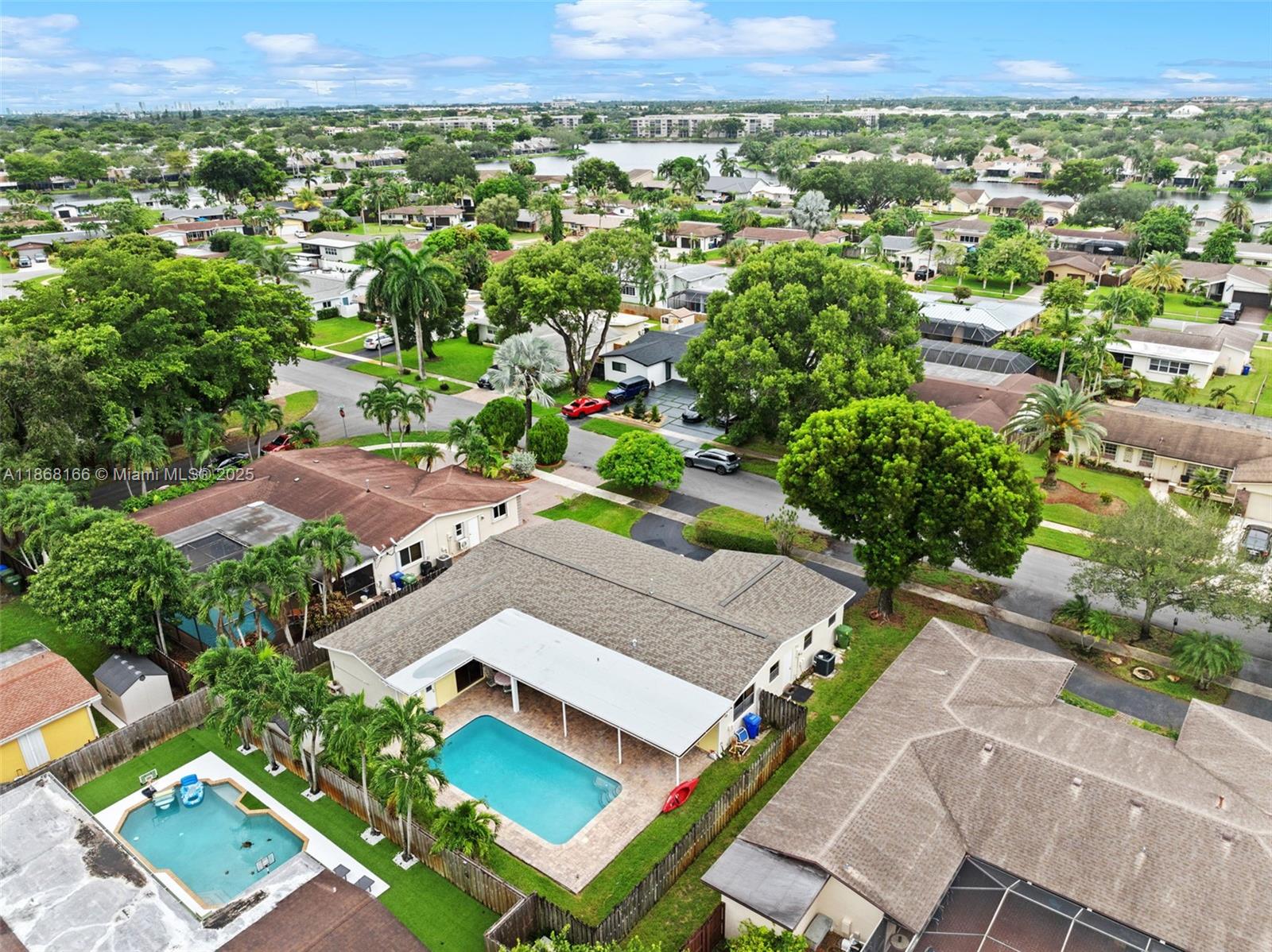 PEMBROKE LAKES SEC 6 - Residential