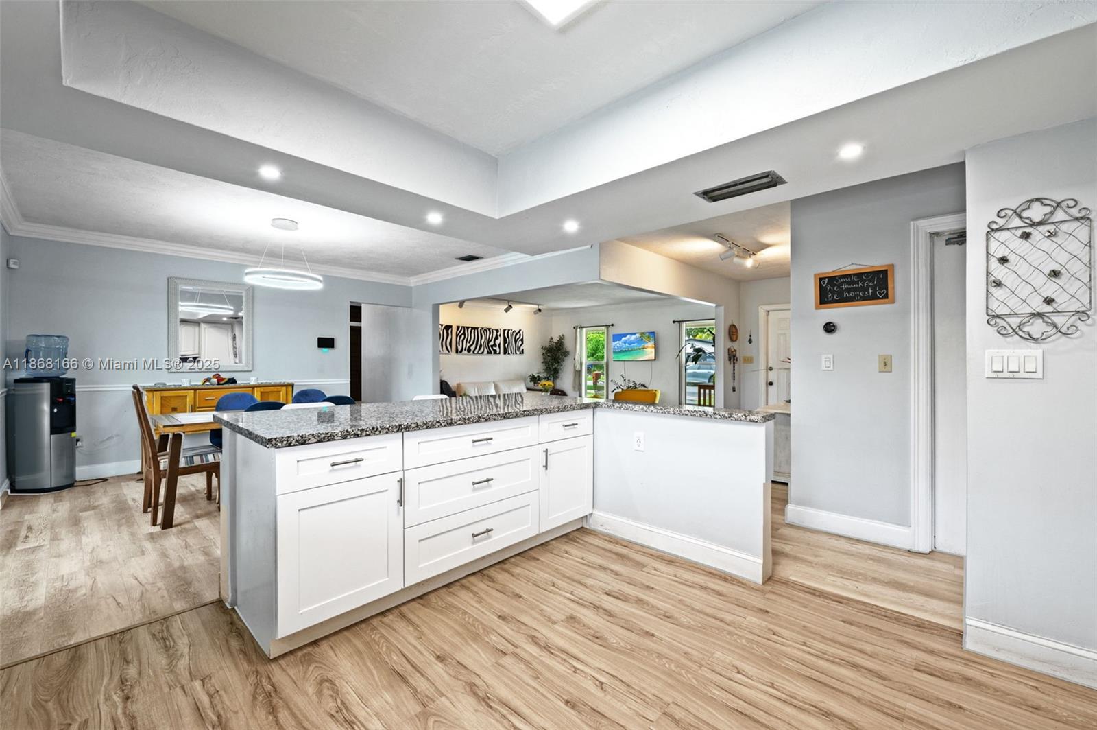 PEMBROKE LAKES SEC 6 - Residential