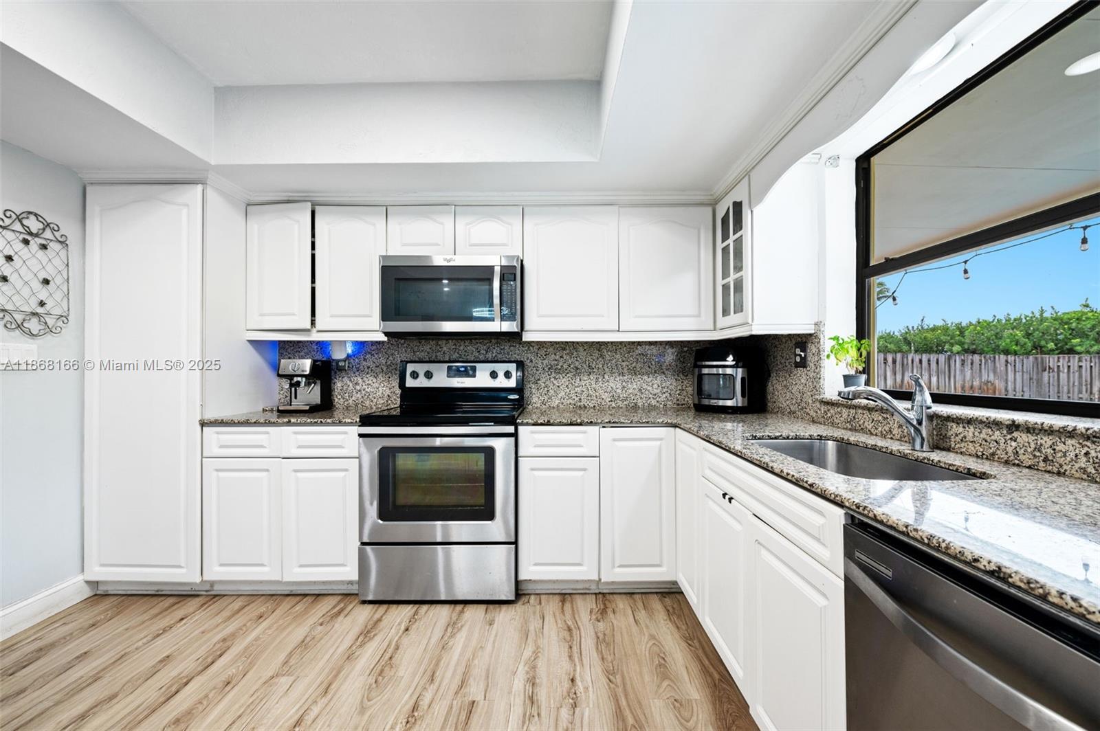 PEMBROKE LAKES SEC 6 - Residential