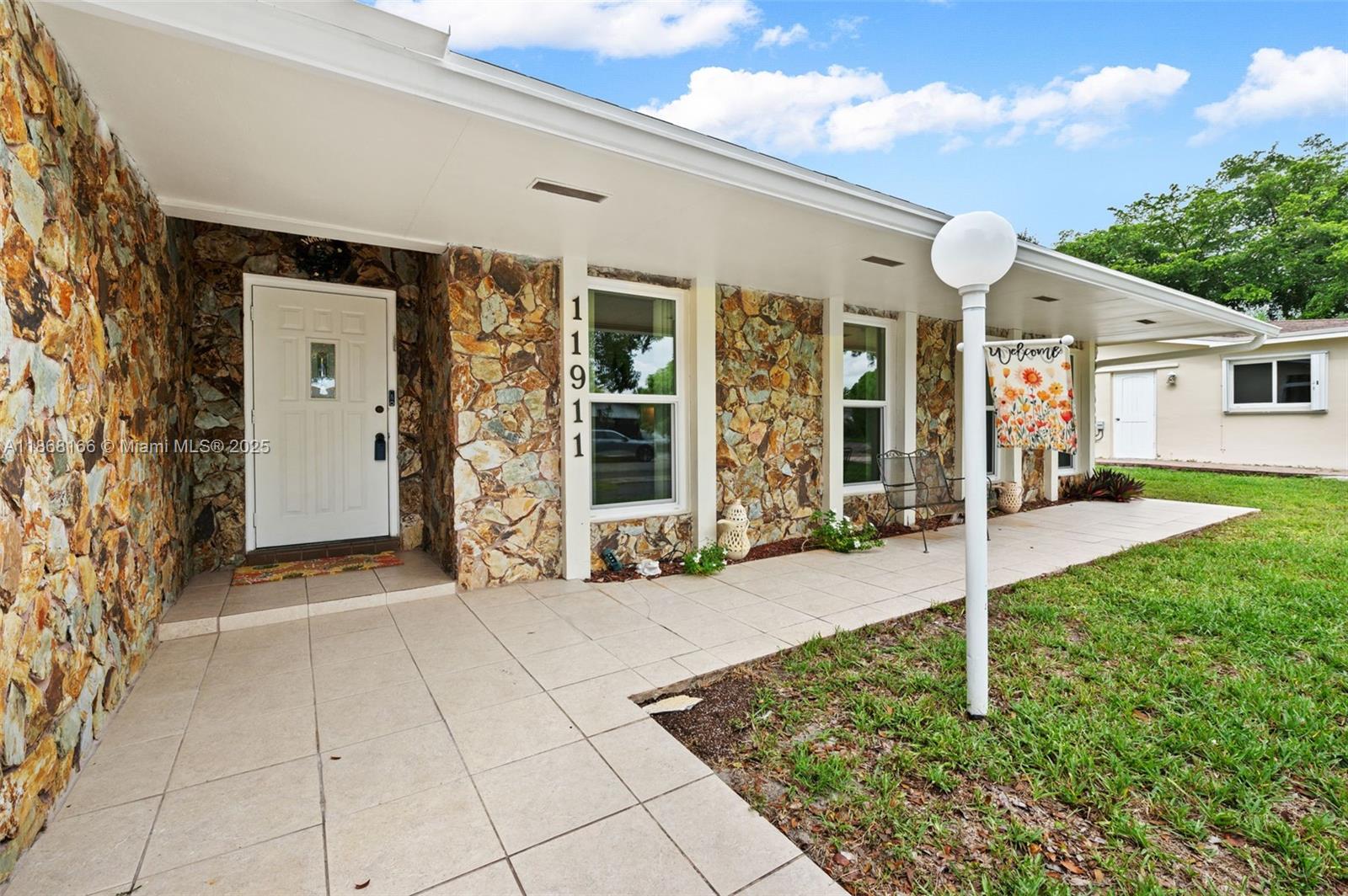 PEMBROKE LAKES SEC 6 - Residential