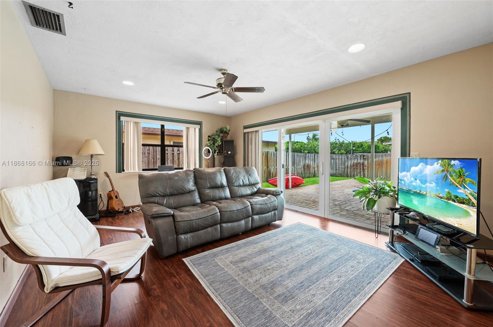 PEMBROKE LAKES SEC 6 - Residential