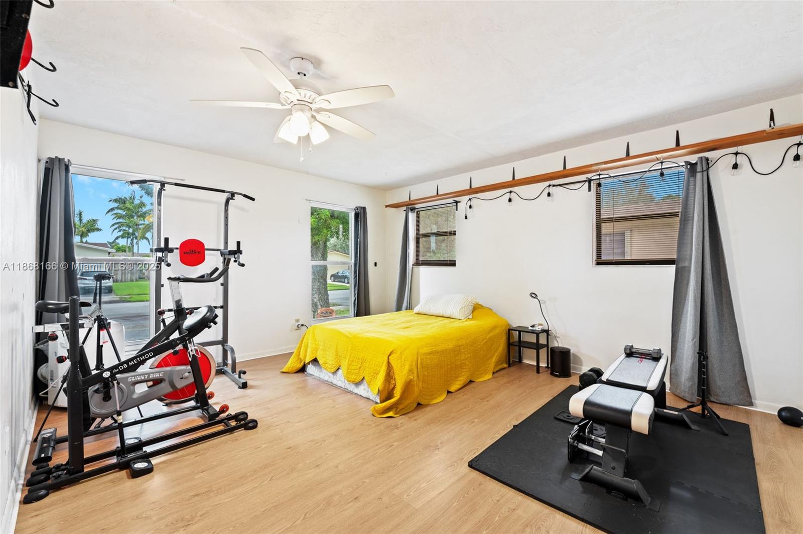 PEMBROKE LAKES SEC 6 - Residential