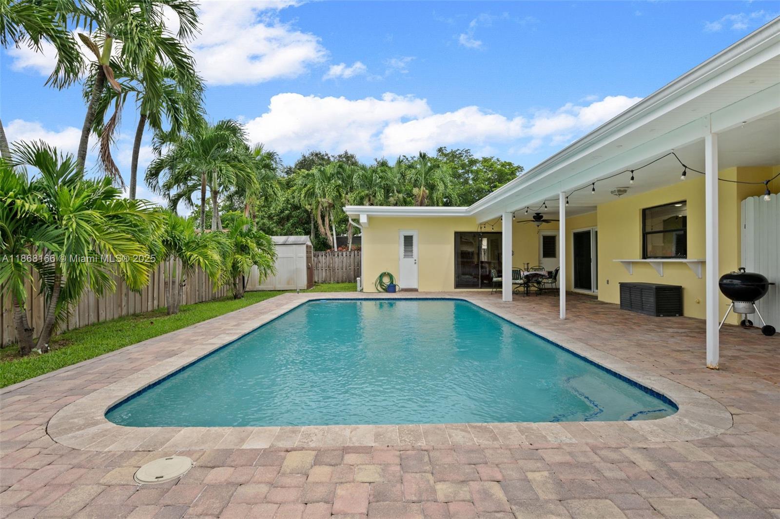 PEMBROKE LAKES SEC 6 - Residential