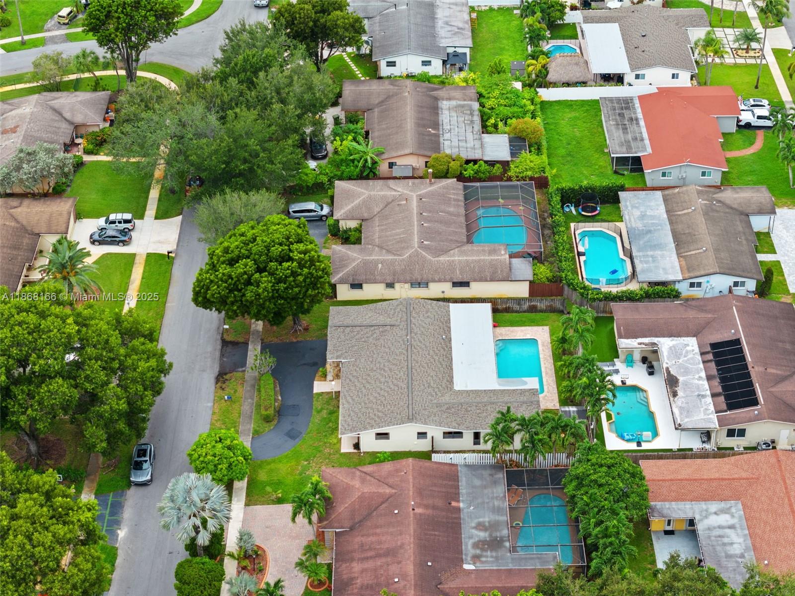 PEMBROKE LAKES SEC 6 - Residential