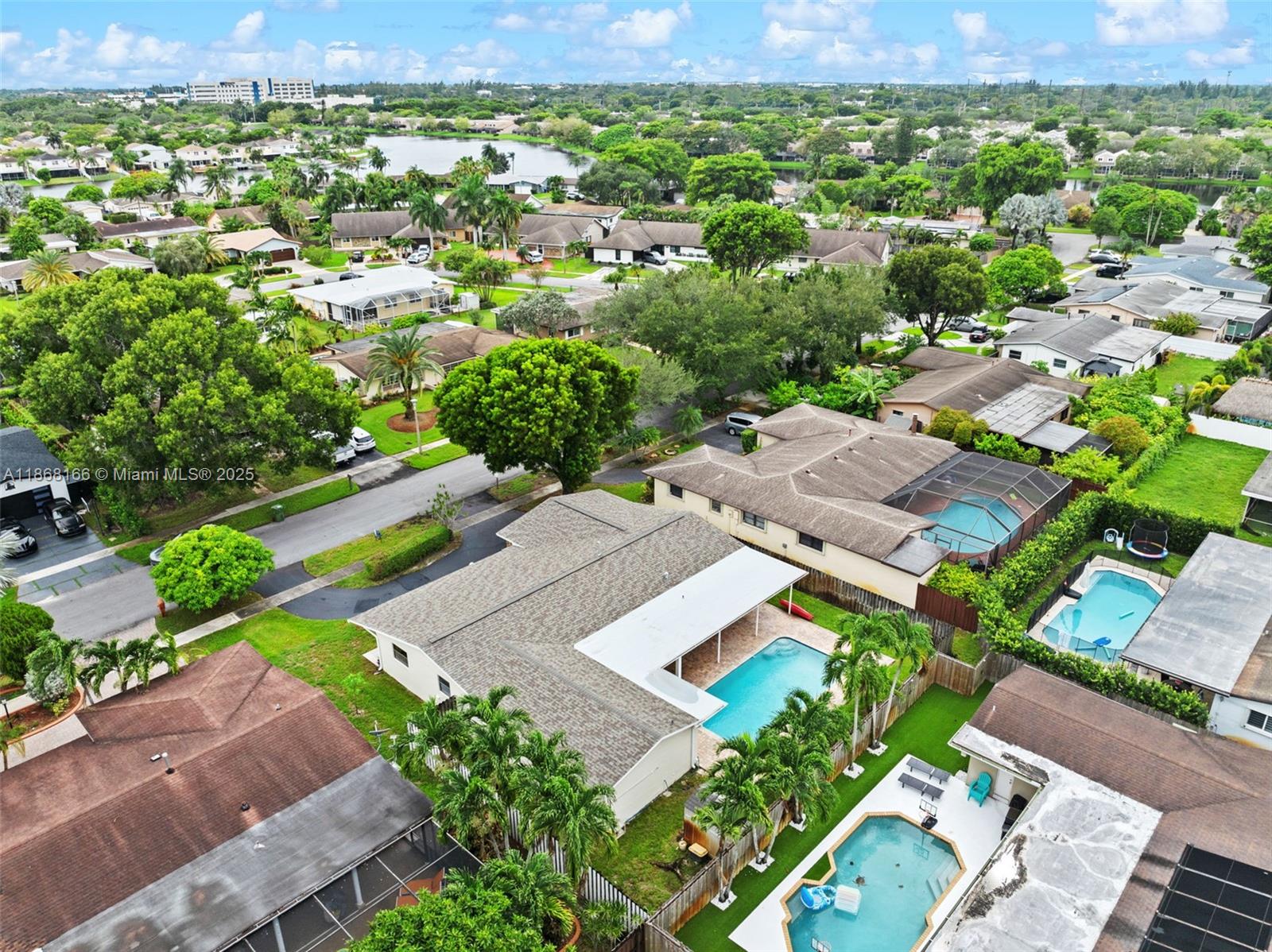 PEMBROKE LAKES SEC 6 - Residential