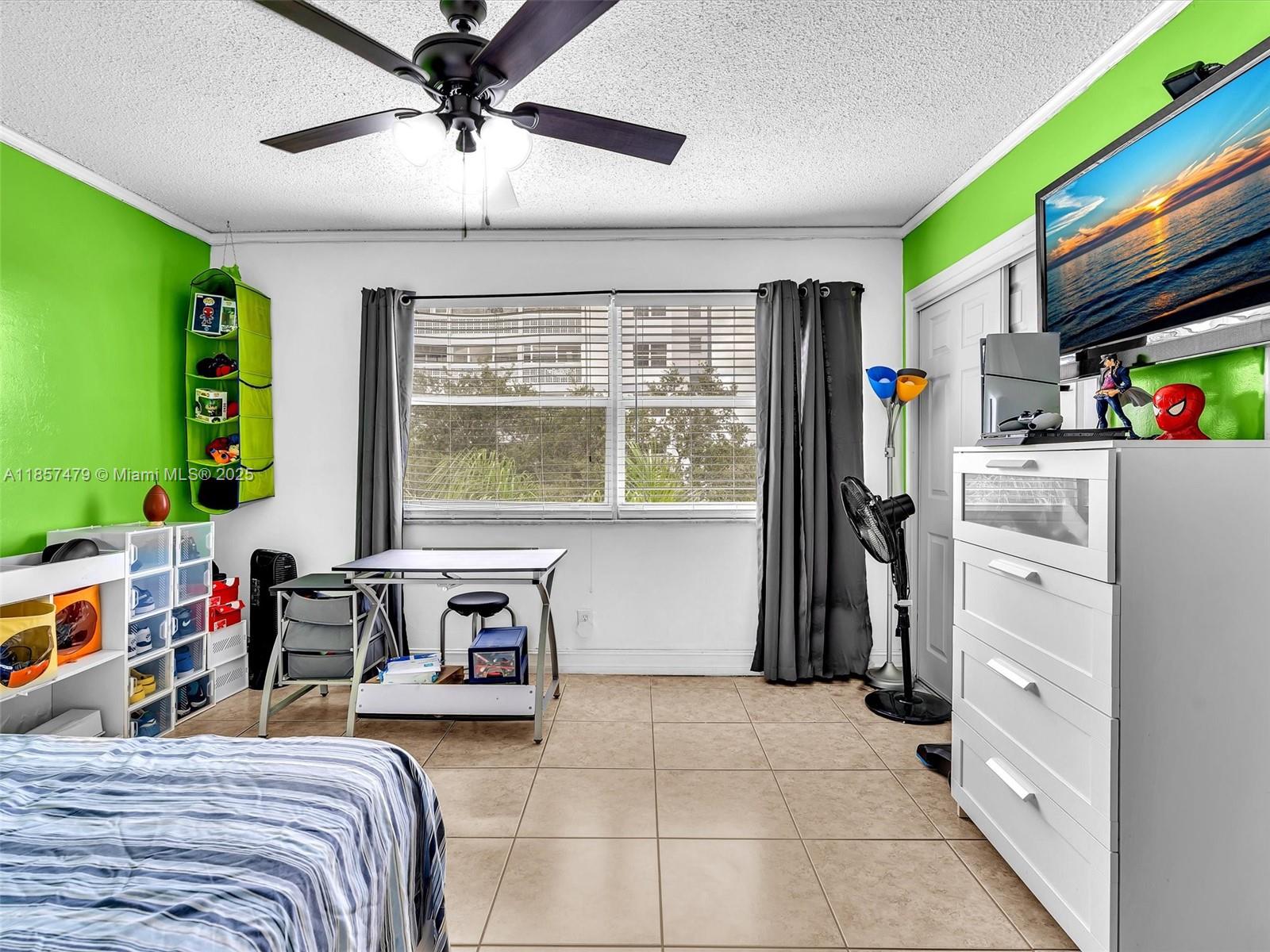 LAKES OF INVERRARY CONDO - Residential