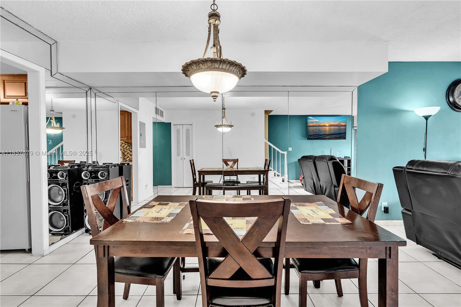 LAKES OF INVERRARY CONDO - Residential