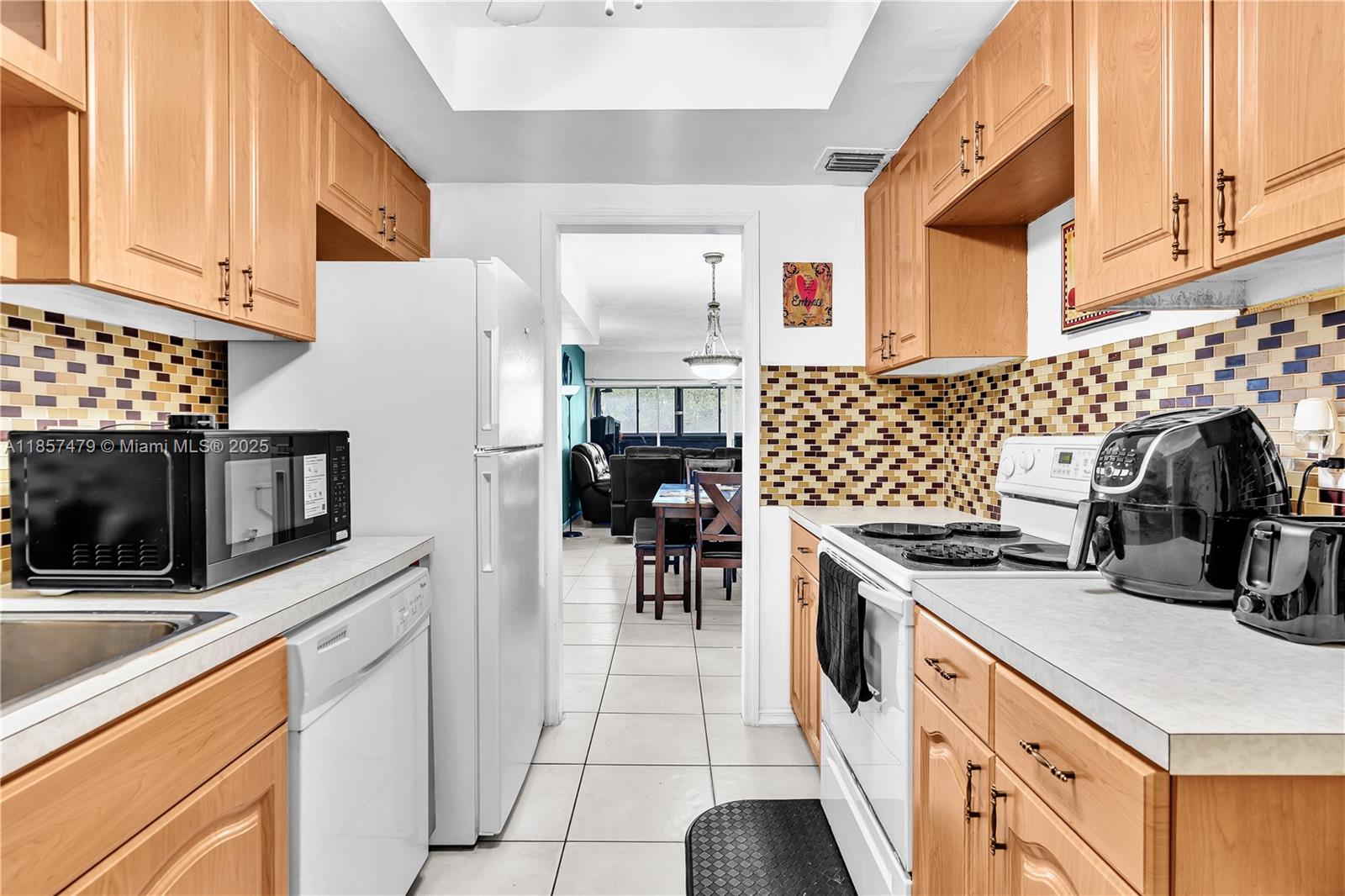 LAKES OF INVERRARY CONDO - Residential