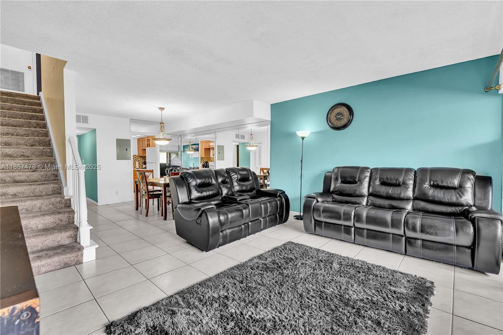 LAKES OF INVERRARY CONDO - Residential