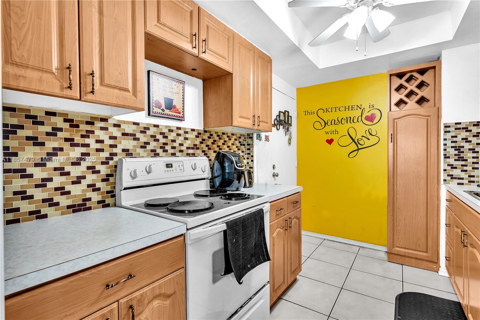 LAKES OF INVERRARY CONDO - Residential