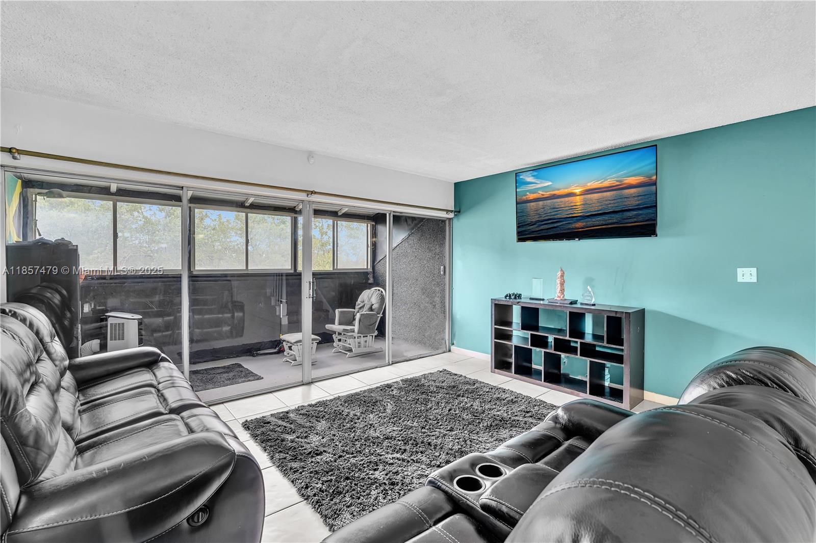 LAKES OF INVERRARY CONDO - Residential