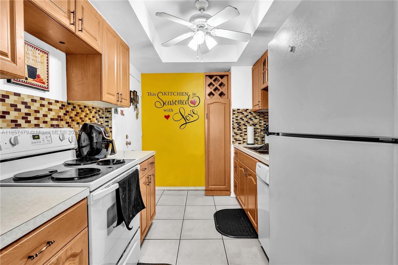 LAKES OF INVERRARY CONDO - Residential