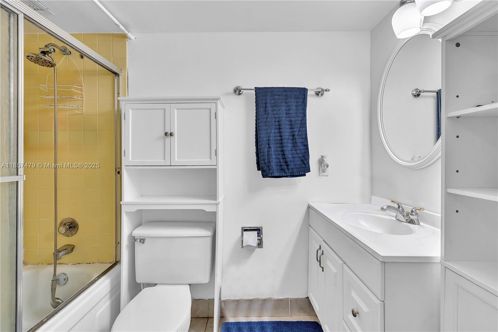 LAKES OF INVERRARY CONDO - Residential