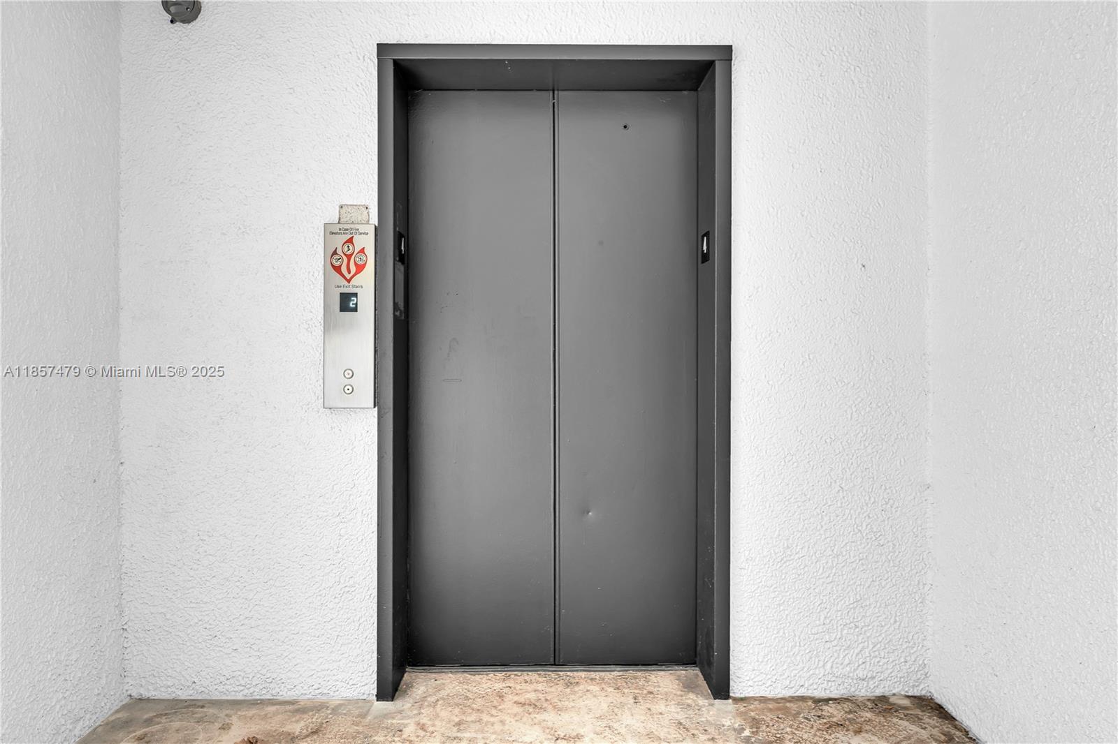 LAKES OF INVERRARY CONDO - Residential