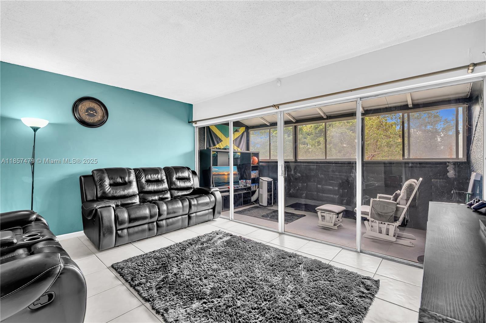 LAKES OF INVERRARY CONDO - Residential