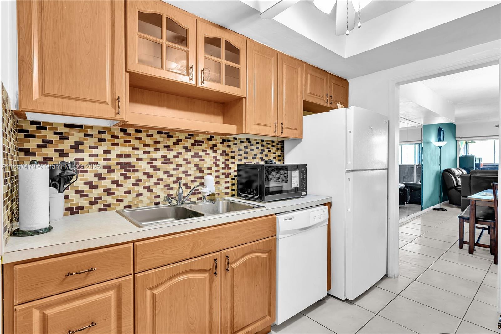 LAKES OF INVERRARY CONDO - Residential